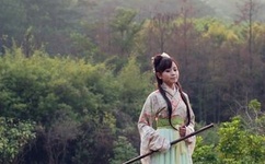 国内18岁女RAPPER老狼